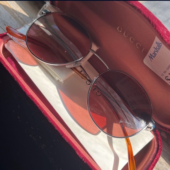 Authentic Gucci sunnies - Picture 2 of 4